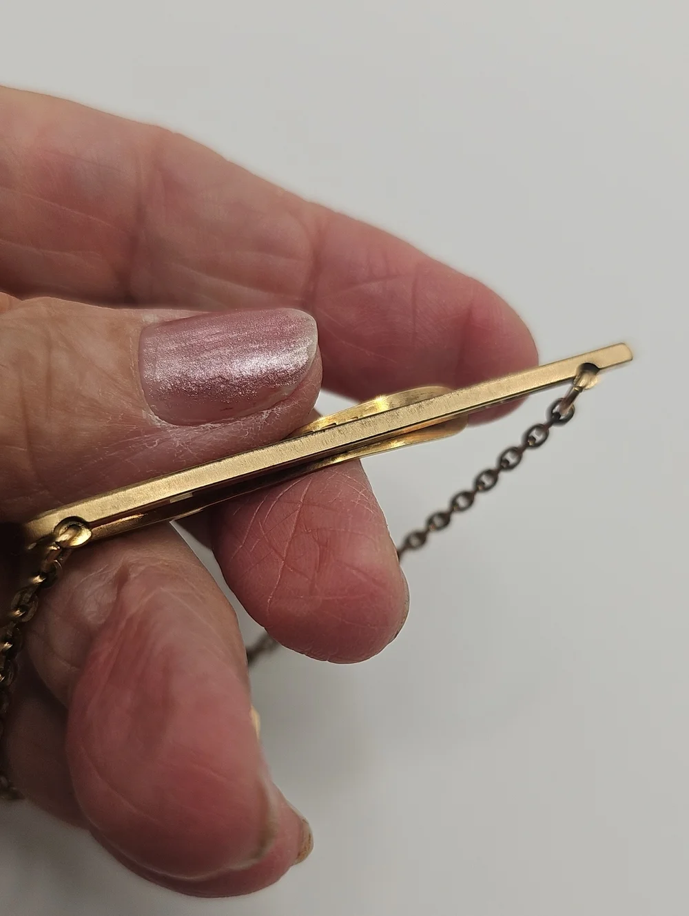Tie Bar With Draped Chain By KIERSLER. USA Vintage 1940-19508